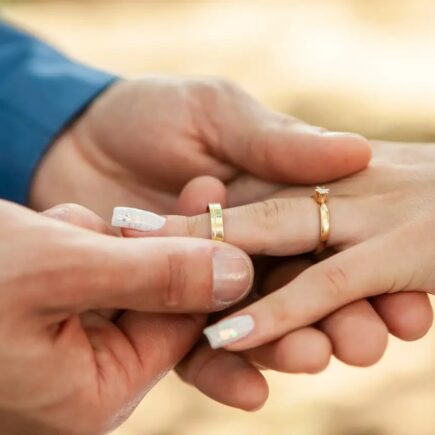 Anel de noivado e aliança de casamento